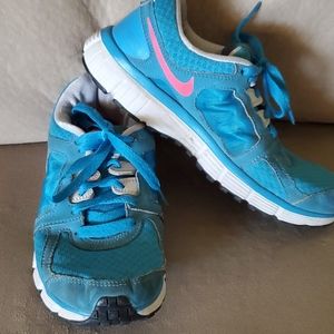 Nike Dual Fusion ST2